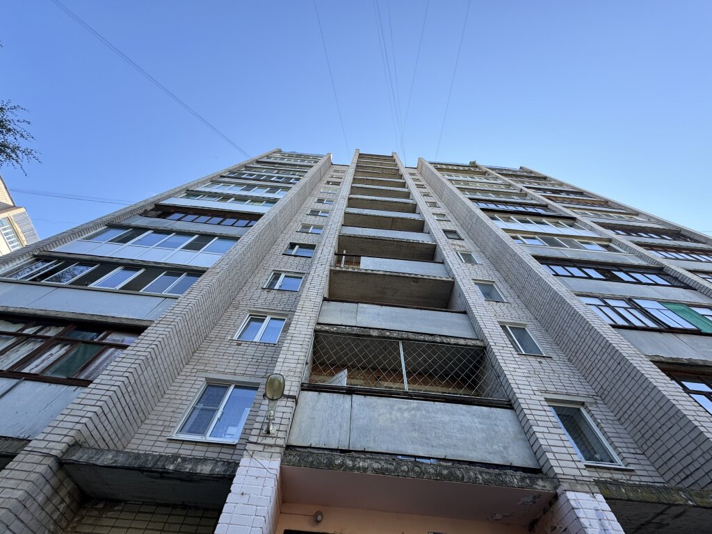 Великий Новгород: Квартира на Мира с Балконом и Видом на Город
