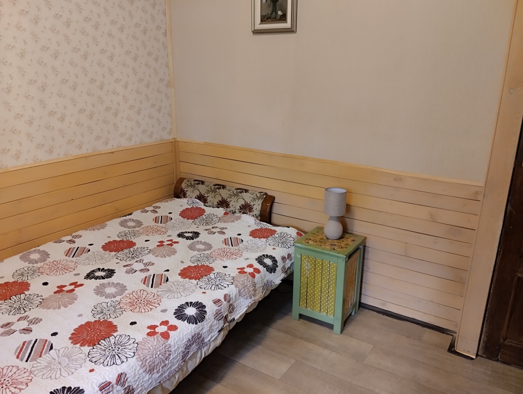 Луга: Частный дом Дом у реки в английском стиле