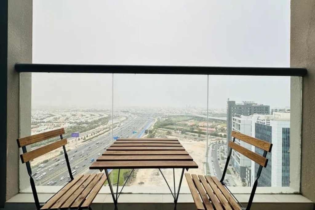 Дубай: Luxurious Studio Apartment Burj View with Balcony Free Parking by Belvilla