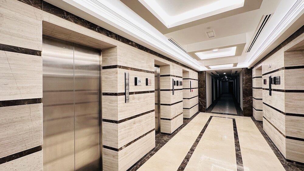 Дубай: Luxurious Studio Apartment Burj View with Balcony Free Parking by Belvilla