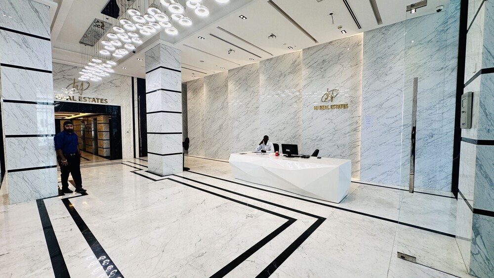 Дубай: Luxurious Studio Apartment Burj View with Balcony Free Parking by Belvilla
