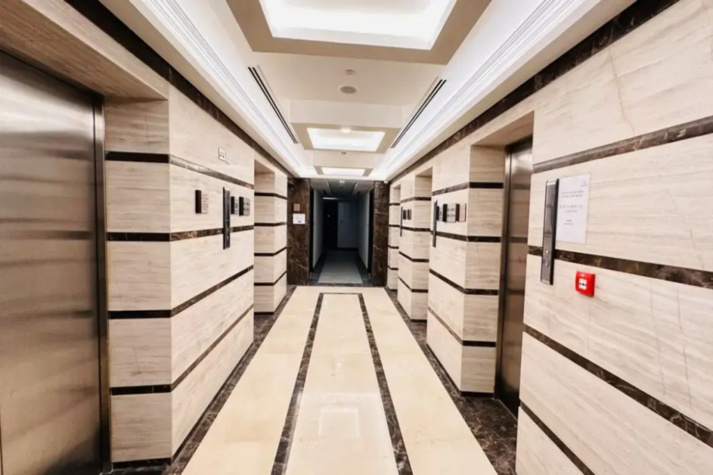Дубай: Luxurious Studio Apartment Burj View with Balcony Free Parking by Belvilla