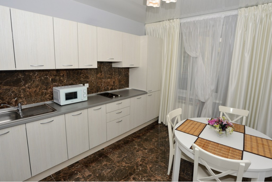Саратов: Квартира 1-комнатная, 45 м², 7/10 этаж