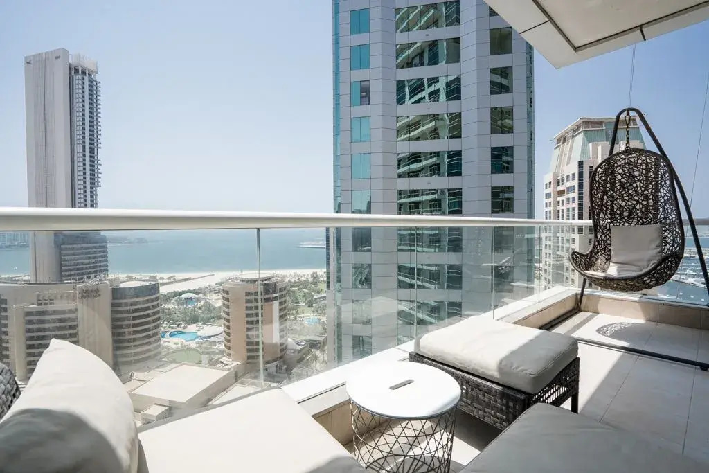 Дубай: Exceptional Apartment With Marina And Gulf Sea View