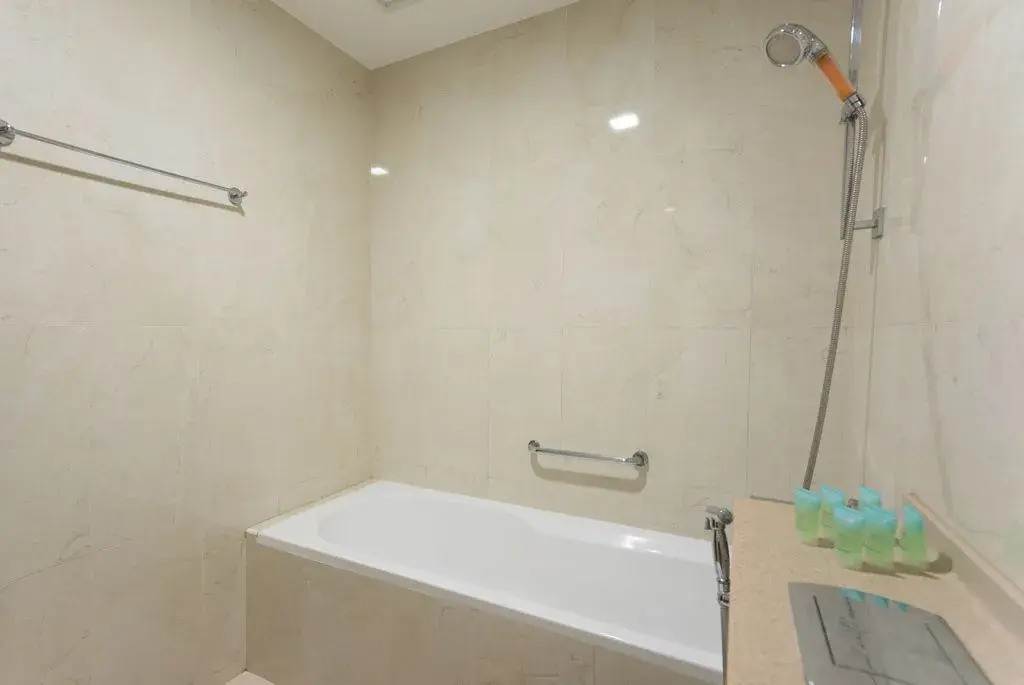 Дубай: Exceptional Apartment With Marina And Gulf Sea View