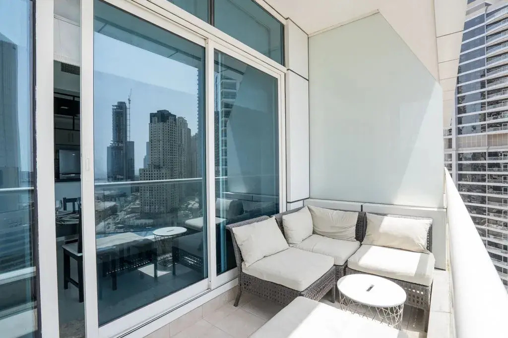 Дубай: Exceptional Apartment With Marina And Gulf Sea View