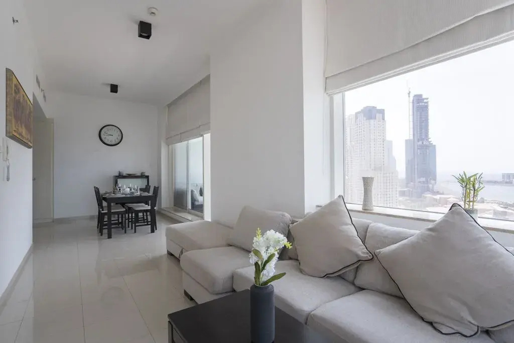 Дубай: Exceptional Apartment With Marina And Gulf Sea View