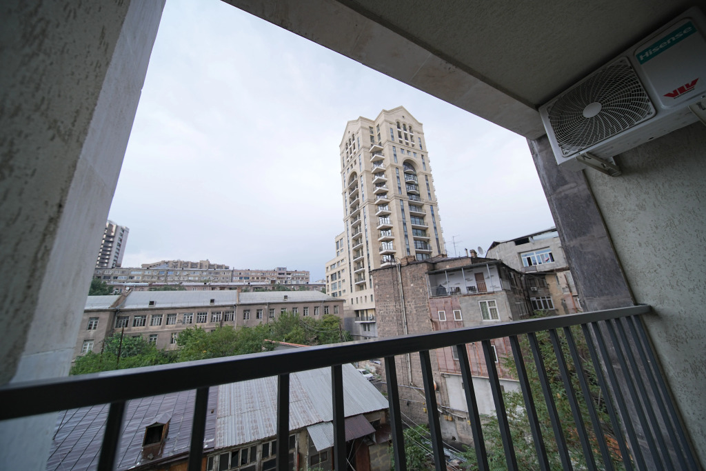 Ереван: Апартаменты Cozy 1-Bedroom Apartment with Balcony by Sweet Home