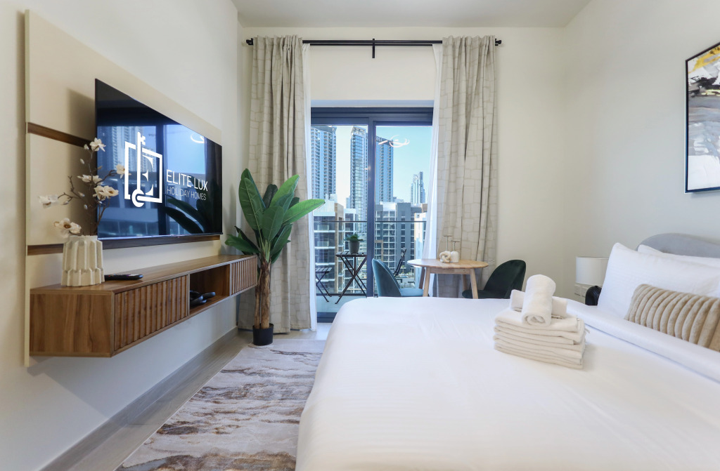 Дубай: Apartments Elite Lux Holiday Homes - Contemporary Comfort – Studio in Azizi Riviera