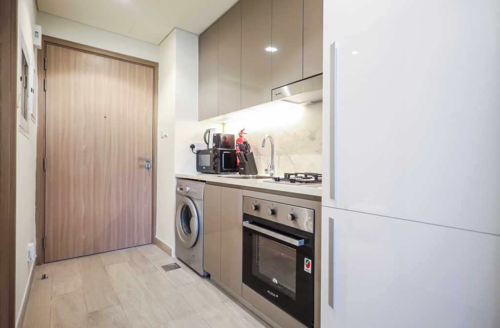 Дубай: Apartments Elite Lux Holiday Homes - Contemporary Comfort – Studio in Azizi Riviera