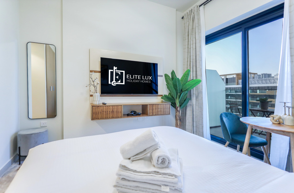 Дубай: Apartments Elite Lux Holiday Homes - Contemporary Comfort – Studio in Azizi Riviera