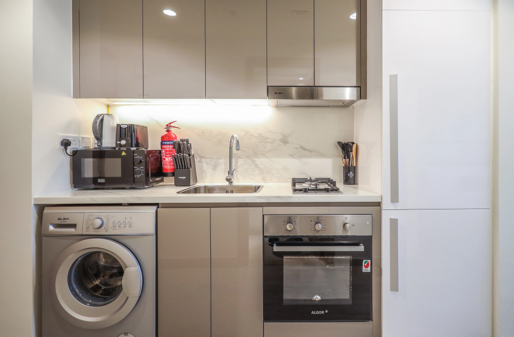 Дубай: Apartments Elite Lux Holiday Homes - Contemporary Comfort – Studio in Azizi Riviera