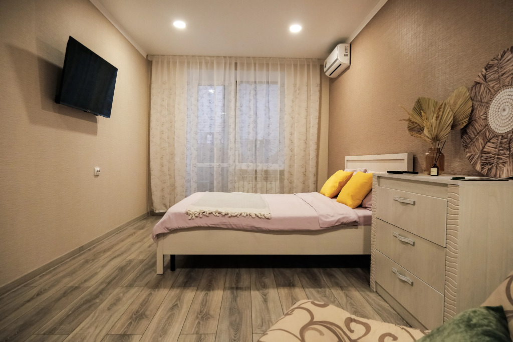Новочеркасск: Квартира KEY2HOME на Бакинских