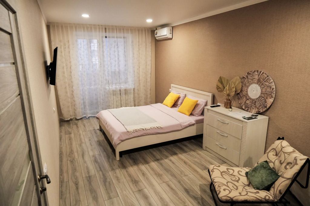 Новочеркасск: Квартира KEY2HOME на Бакинских