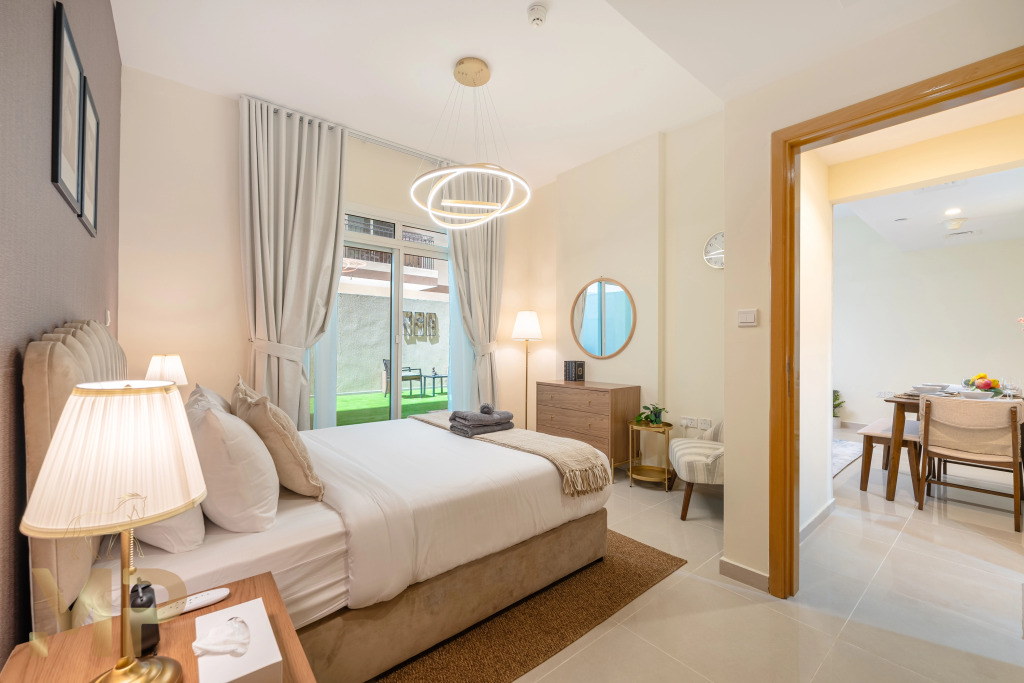 Дубай: Апартаменты Marco Polo Apartment With Garden  Spacious  Newly Furnished