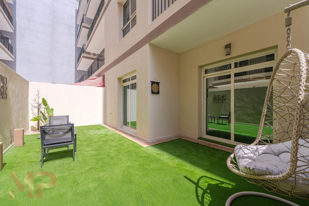Дубай: Апартаменты Marco Polo Apartment With Garden  Spacious  Newly Furnished