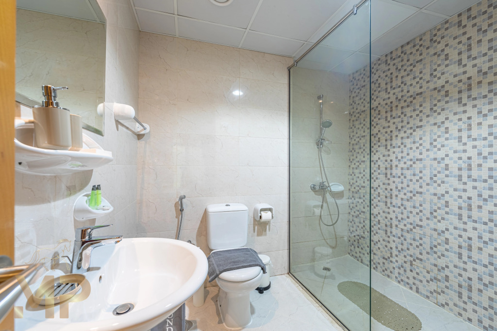 Дубай: Апартаменты Marco Polo Apartment With Garden  Spacious  Newly Furnished