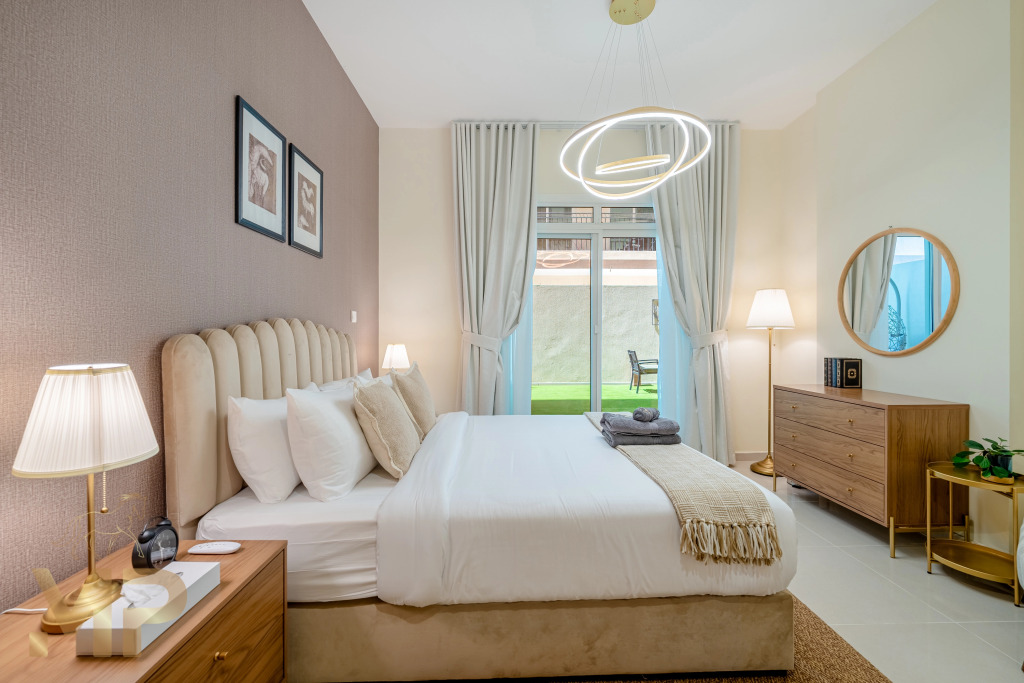 Дубай: Апартаменты Marco Polo Apartment With Garden  Spacious  Newly Furnished