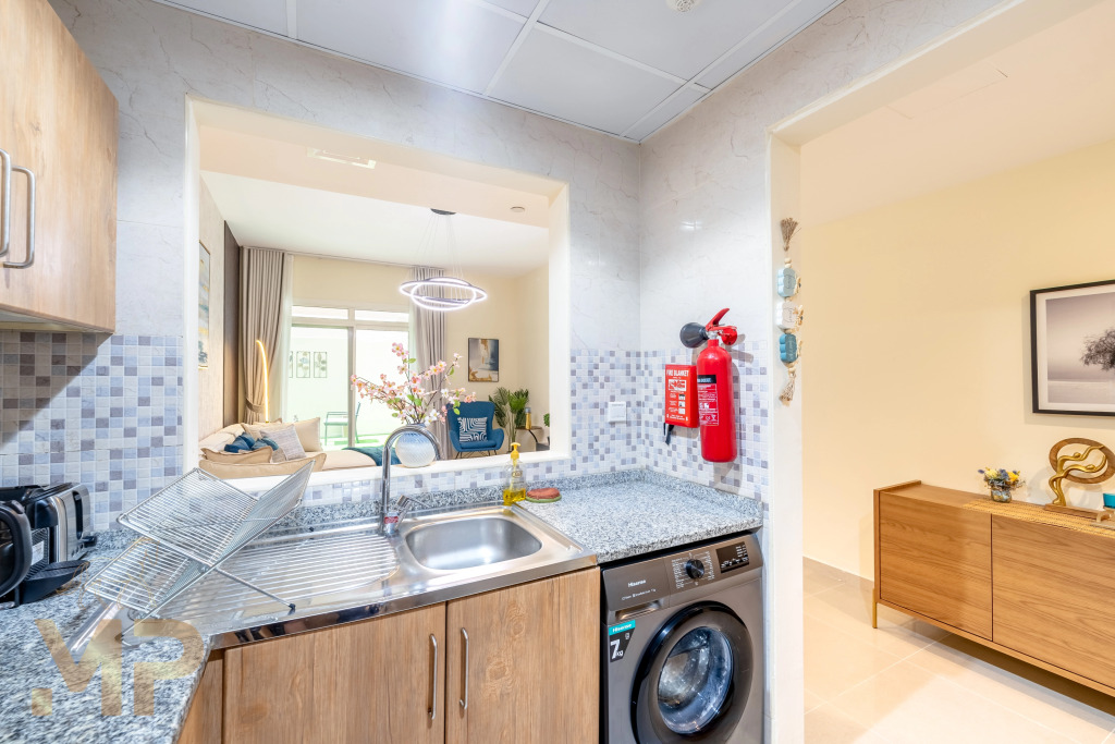 Дубай: Апартаменты Marco Polo Apartment With Garden  Spacious  Newly Furnished
