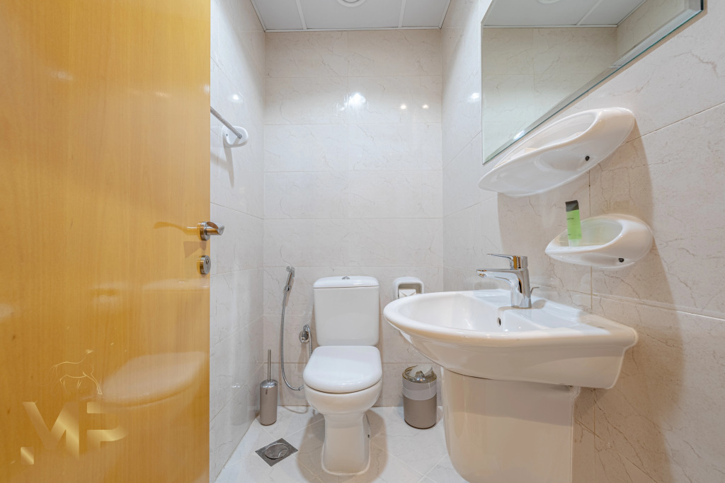 Дубай: Апартаменты Marco Polo Apartment With Garden  Spacious  Newly Furnished
