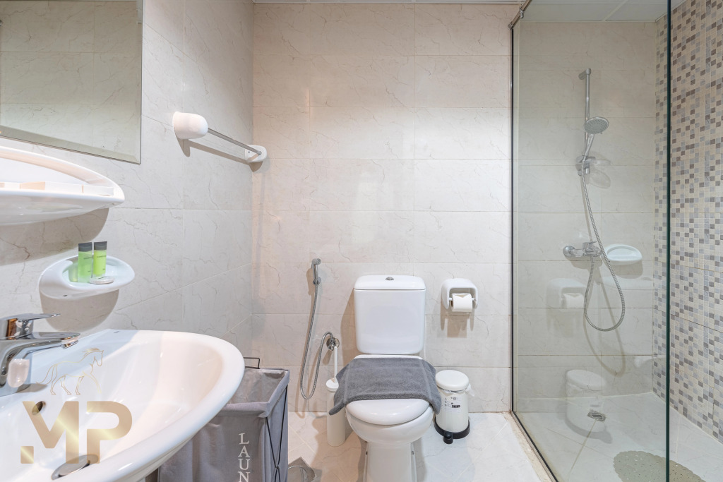 Дубай: Апартаменты Marco Polo Apartment With Garden  Spacious  Newly Furnished
