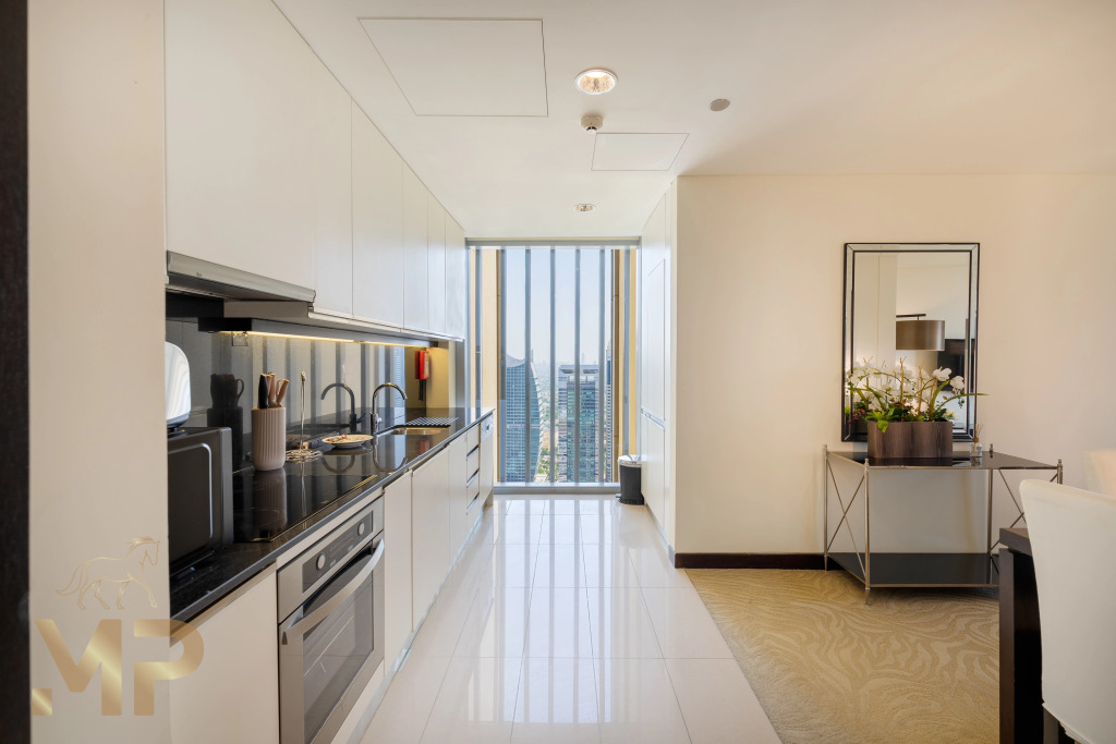 Дубай: Апартаменты Marco Polo Chic 1BR in Marina Hub Expansive Balcony