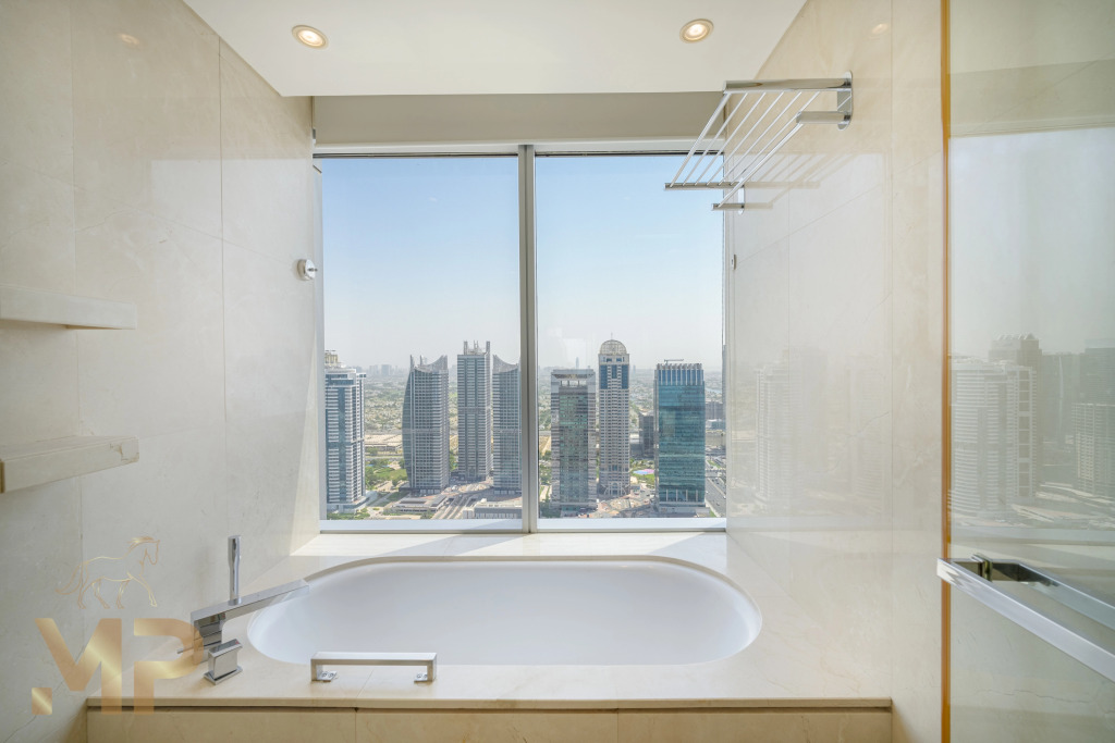 Дубай: Апартаменты Marco Polo Chic 1BR in Marina Hub Expansive Balcony
