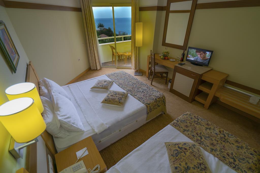 Кемер: Grand Gul Beach Hotel