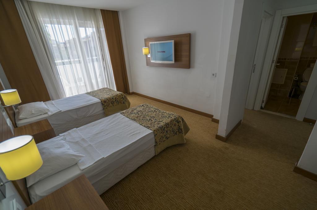 Кемер: Grand Gul Beach Hotel