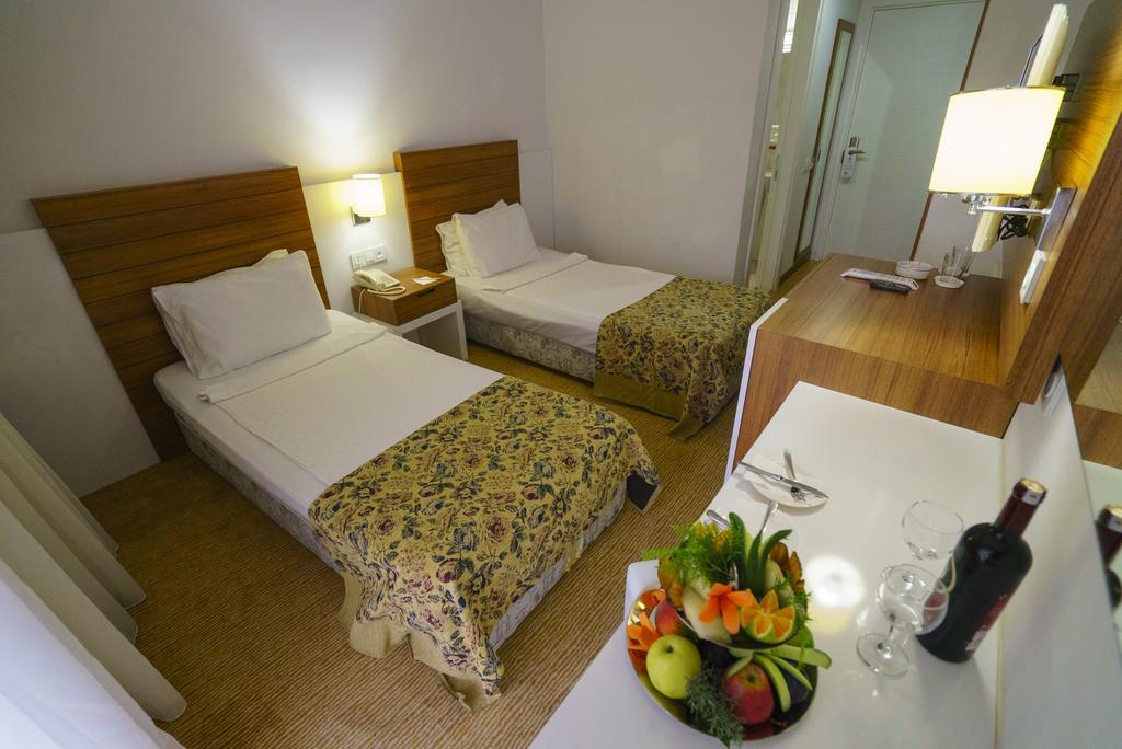 Кемер: Grand Gul Beach Hotel