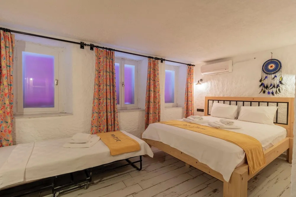 Чешме: Das Hotel