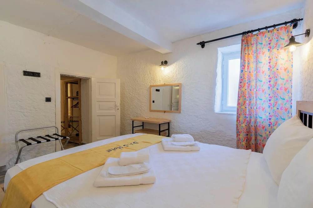 Чешме: Das Hotel
