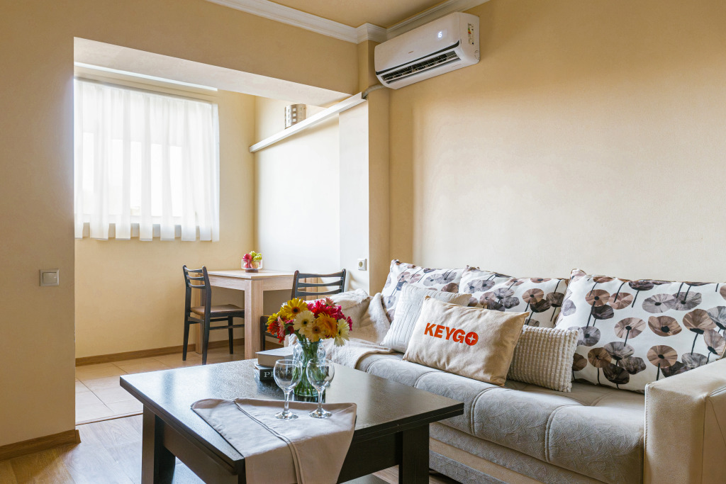 Ереван: Апартаменты 1BR Apt Near Opera City Center by Keygo 90