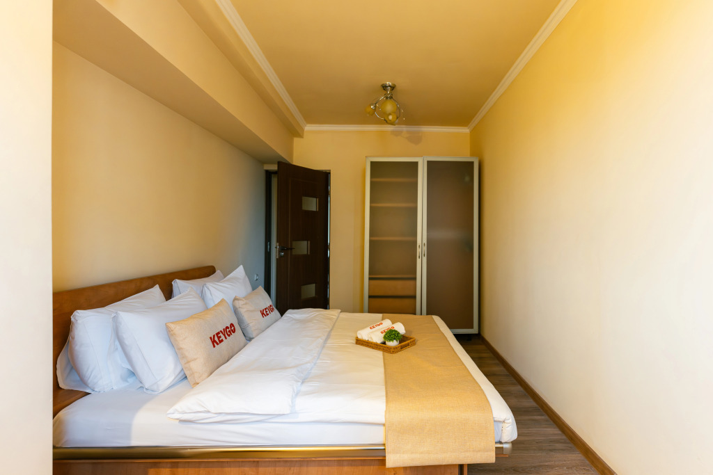 Ереван: Апартаменты 1BR Apt Near Opera City Center by Keygo 90