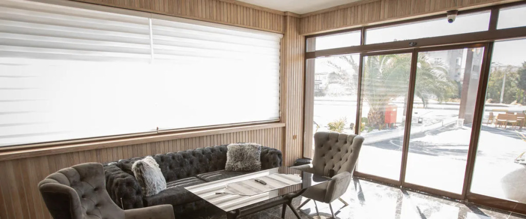 Бурхание: E-87 Highway Otel