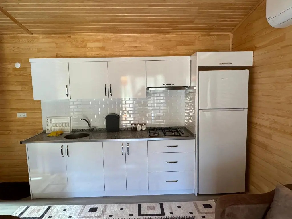 Адрасан: Porto Ceneviz  Apart