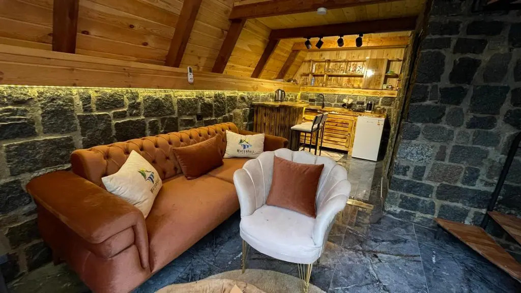 Waterfall Bungalow (To Make Arrangement For Check In Please Contact The Property At Least 5 Days In Advance) — фото 2