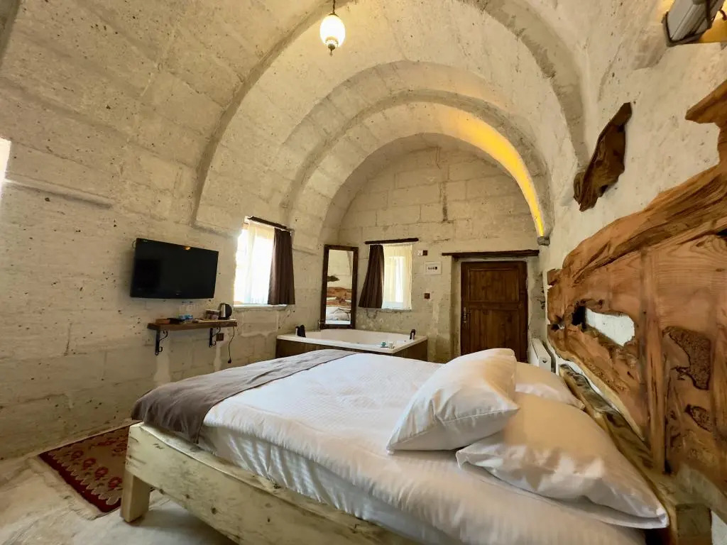 Almula Cave — фото 1