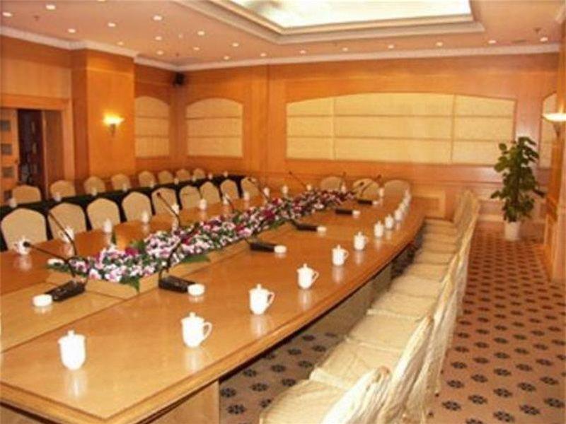 Шанхай: Ramada Shanghai Zhabei