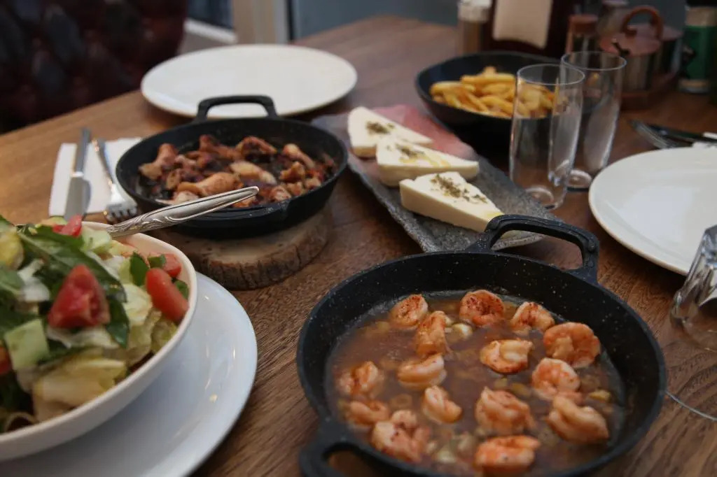 Хошкей: Edda Otel & Suite