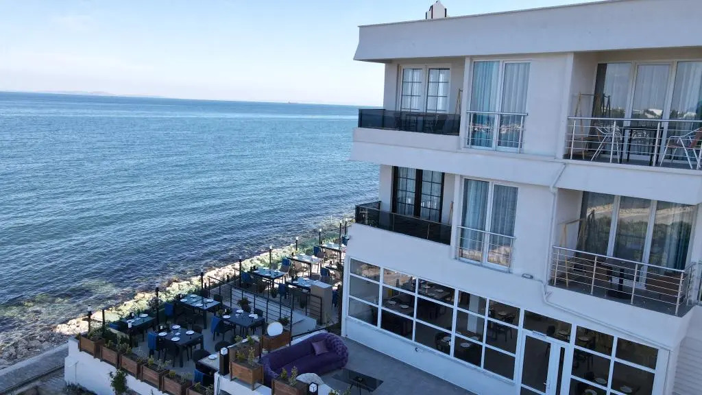 Хошкей: Edda Otel & Suite