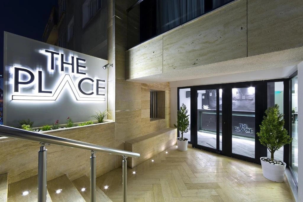 Стамбул: The Place Suit