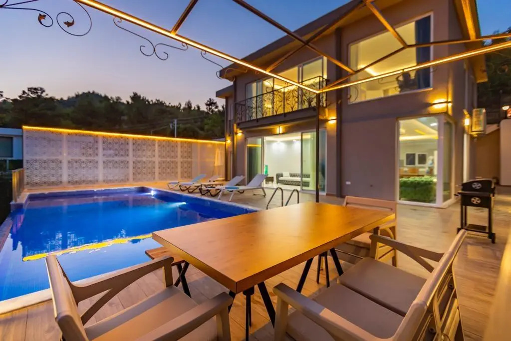 Исламлар: La Villa Celine