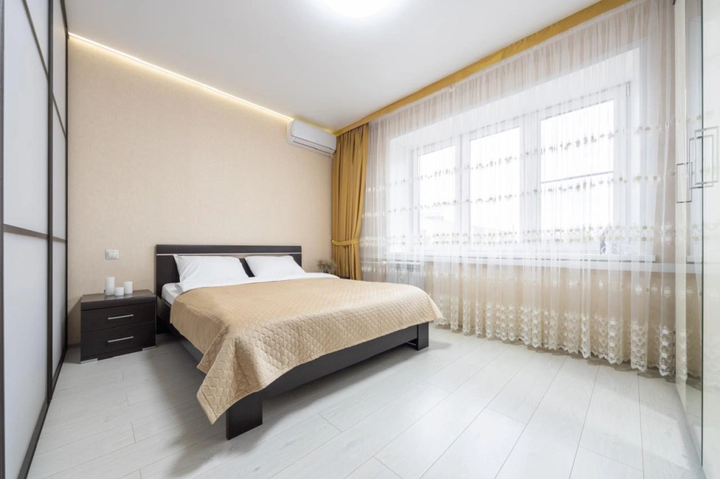 Красноярск: Апартаменты Favorite House 3-комнатные в Южном берегу