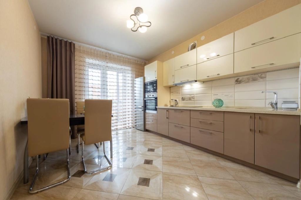 Красноярск: Апартаменты Favorite House 3-комнатные в Южном берегу