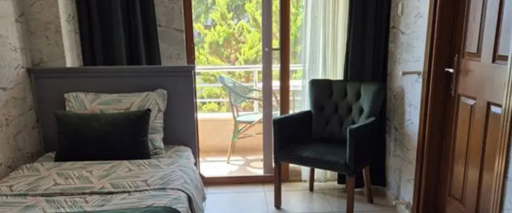 Эдремит: Pembe Köşk Otel Akçay