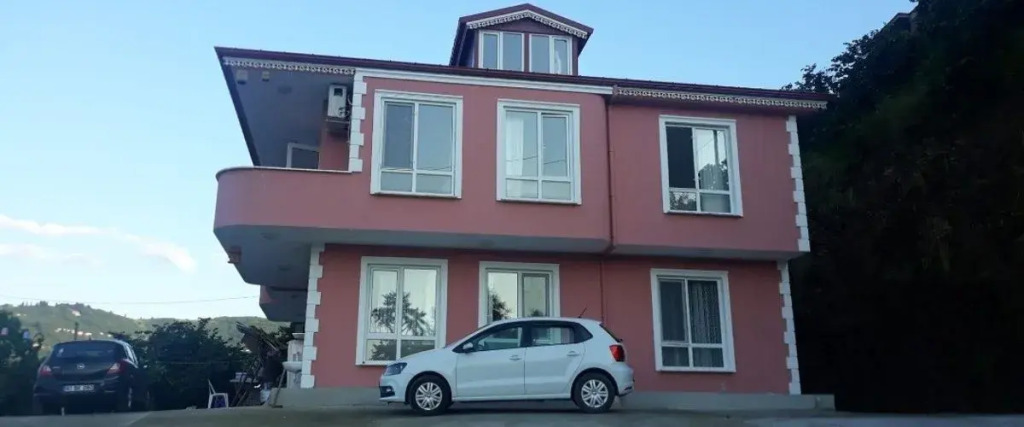 Трабзон: Pink Village Home