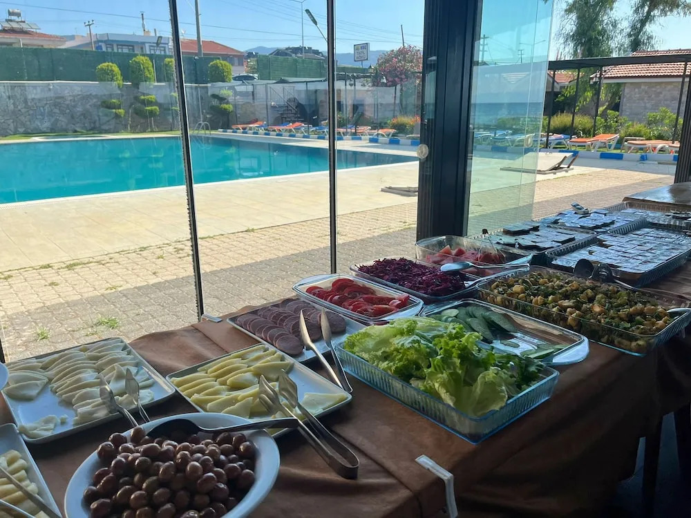Кучуккую: Koç Tatil Köyü