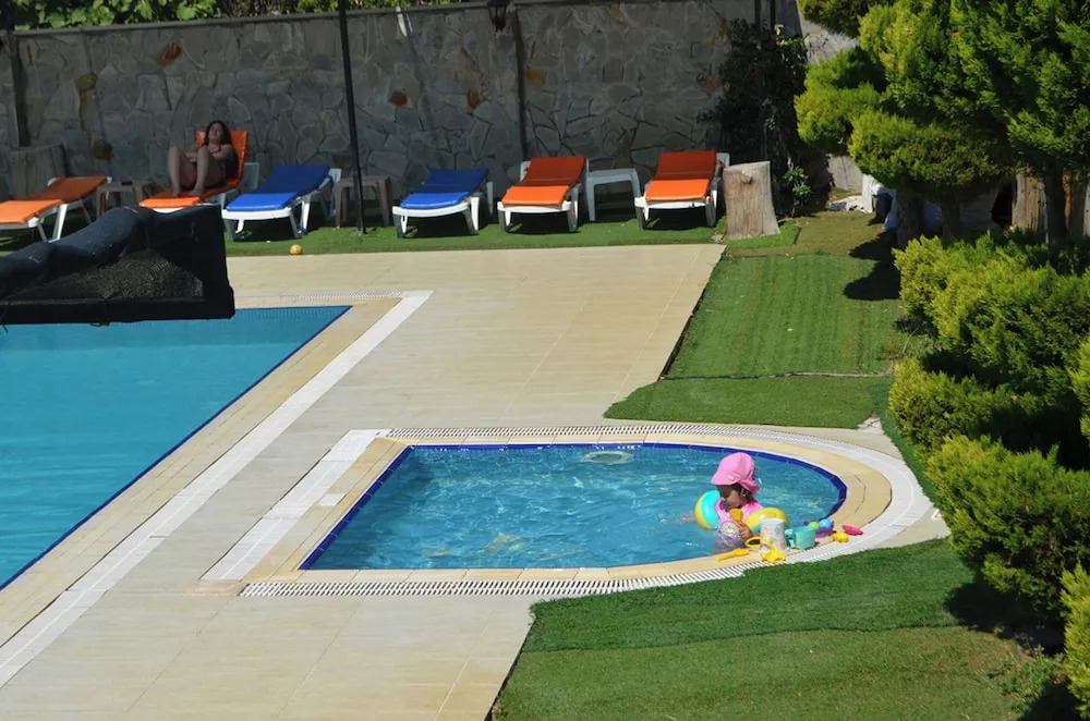 Кучуккую: Koç Tatil Köyü