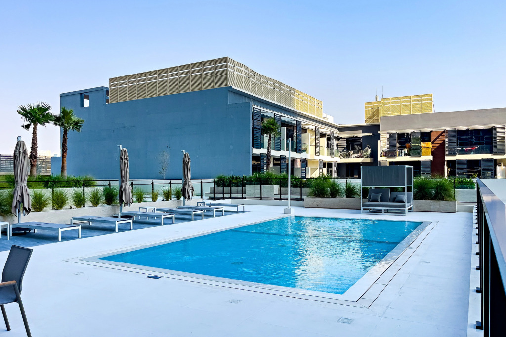 Дубай: Апартаменты Stylish 1BR at Binghatti Corner JVC